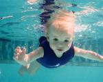 Как правильно и где научить ребенка плавать Научится плавать ребенку 8 лет